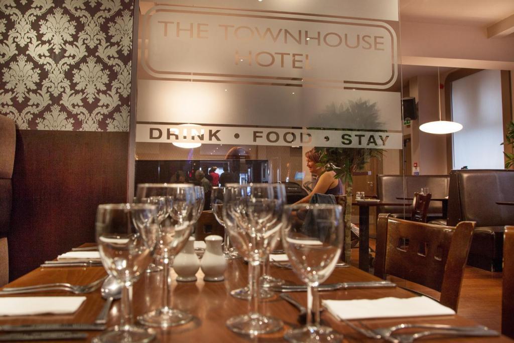 The Townhouse Hotel Arbroath Exterior photo